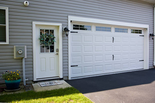 24/7 Emergency Garage Door Panel Replacement experts in East Grand Forks, MN